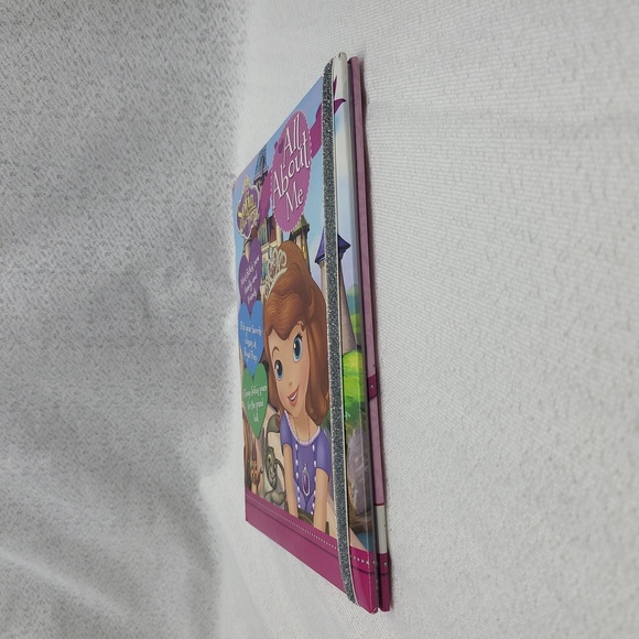 3/$10 / Disney Junior, Sophia all about ME book - Picture 11 of 14